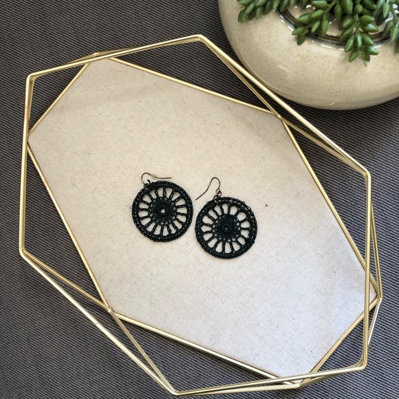 Dark green crocheted earrings - Picture 2 of 2